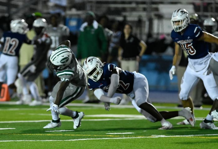 Chaminade-Madonna vs Miami Central Football - Robson Lopes - 08-26-20231064